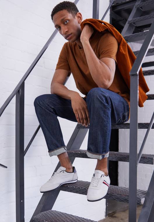 מאמני רצים חיוניים NX207623 לחישה אפורה Tommy Hilfiger