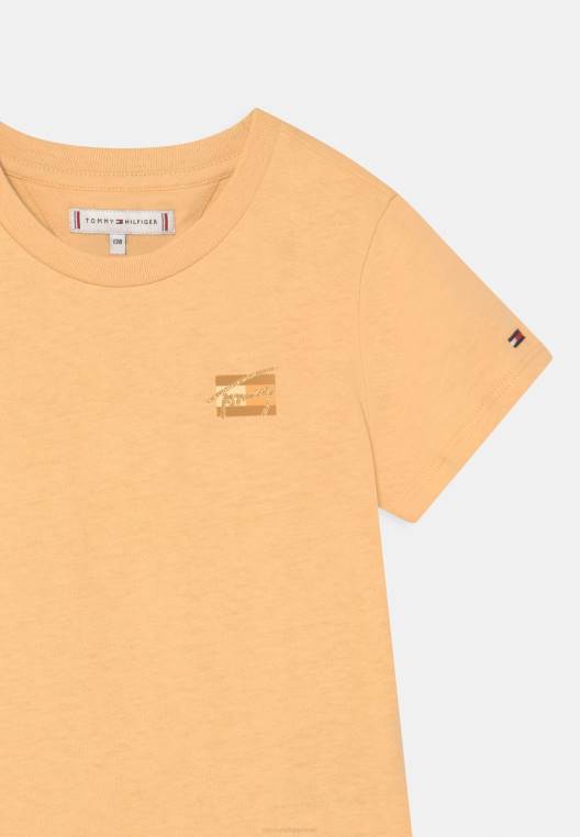 חולצת טריקו בסיסית עם תסריט צבע טבעי NX207705 צהוב ערבה Tommy Hilfiger