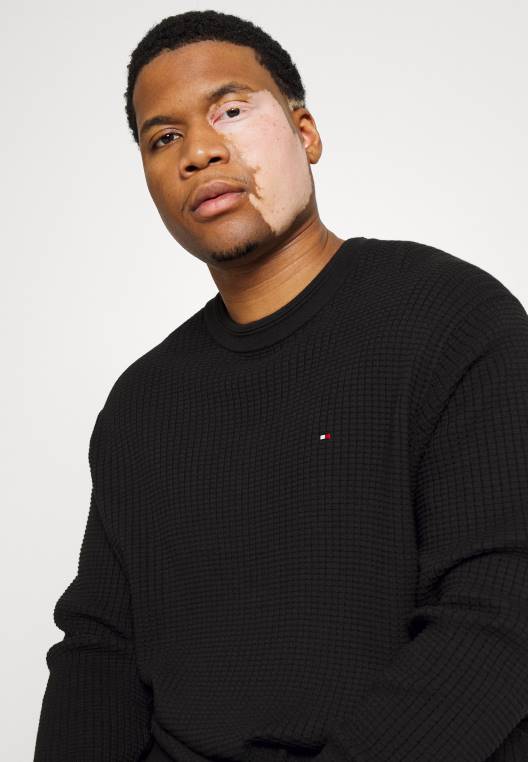 מגשר מבנה רשת צוואר צוואר NX207709 שָׁחוֹר Tommy Hilfiger