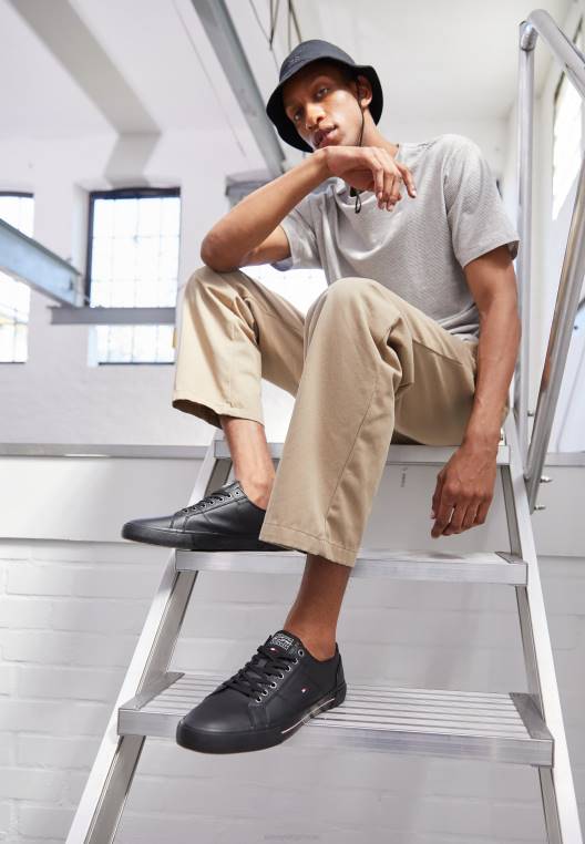 מאמני ליבה ארגוניים NX207832 שָׁחוֹר Tommy Hilfiger