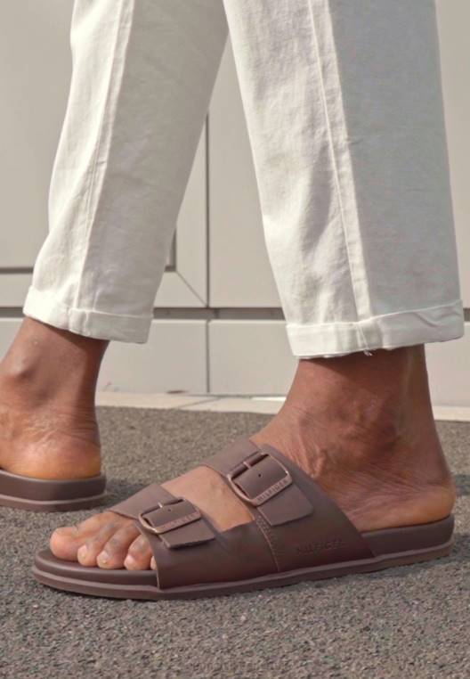 פרדות אבזם מוגבהים NX208003 קקאו Tommy Hilfiger