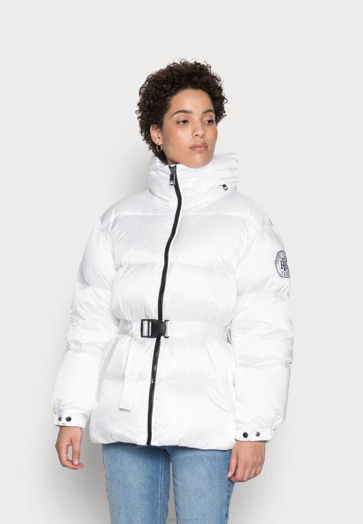מעיל פוך עם חגורות פולי לבן אופטי - NX208062 אופטי לבן Tommy Hilfiger