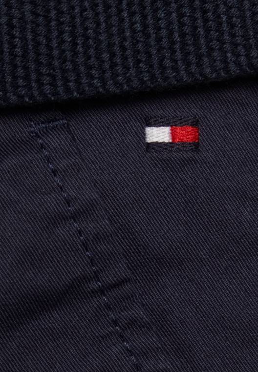 מכנסי ג'ינס קצרים עם חגורה חיונית NX208151 צי הדמדומים Tommy Hilfiger