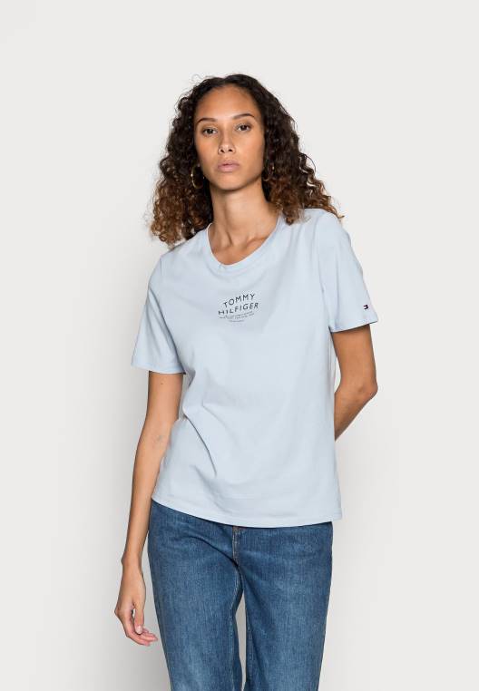 חולצת טי בהדפס רגיל טקסט NX208183 כחול מבריז Tommy Hilfiger