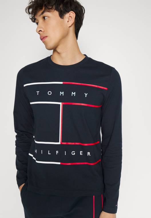 טופ דגל גדול עם שרוולים ארוכים NX208235 שמיים מדבריים Tommy Hilfiger