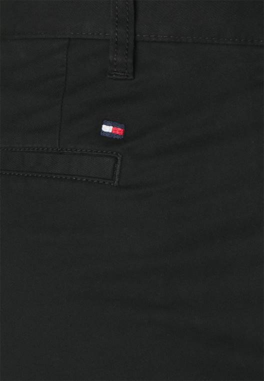 מכנסיים גמישים NX208247 שָׁחוֹר Tommy Hilfiger