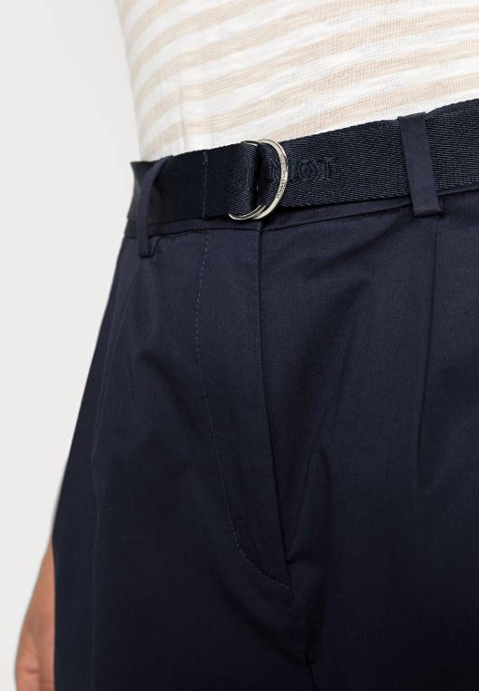 מכנסי צ'ינו קצרים מודרניים NX208441 שמיים מדבריים Tommy Hilfiger