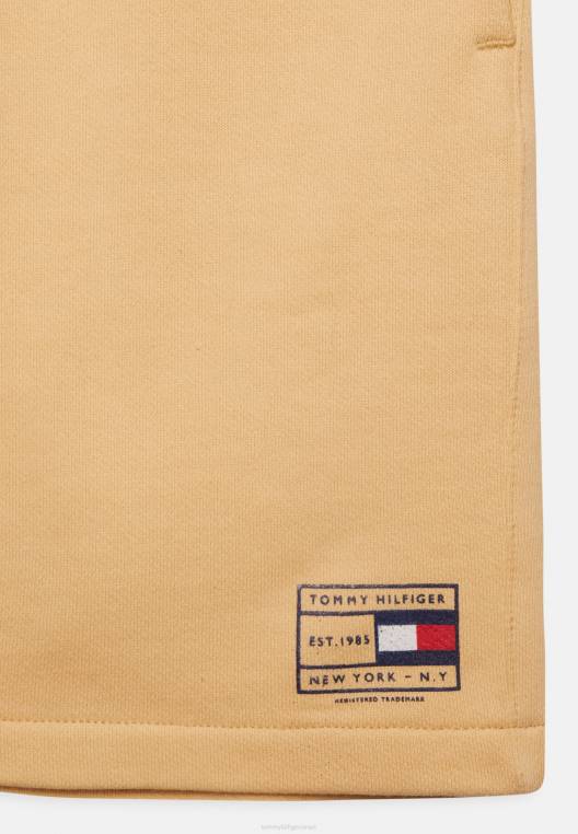 מכנסיים קצרים בצבע טבעי NX208462 צהוב ערבה Tommy Hilfiger