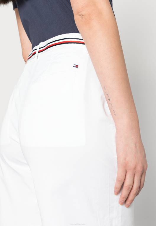 מִכְנָסַיִים קְצָרִים NX208591 אופטי לבן Tommy Hilfiger
