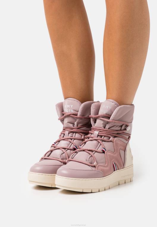 מגפונים עם שרוכים NX208597 סגול מדברי Tommy Hilfiger