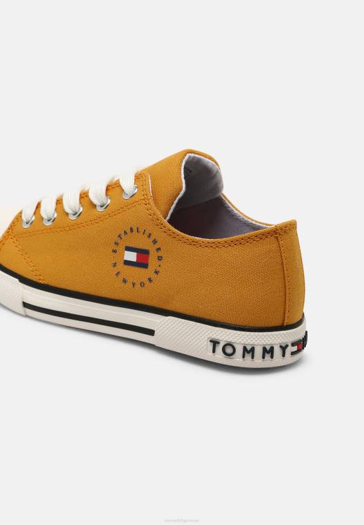 מאמנים לשני המינים NX208641 אוקר/זעפרן Tommy Hilfiger