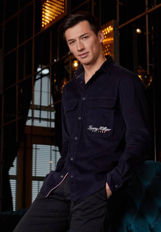 מעיל קיץ יוניסקס לוגו סקריפט NX208670 שמיים מדבריים Tommy Hilfiger