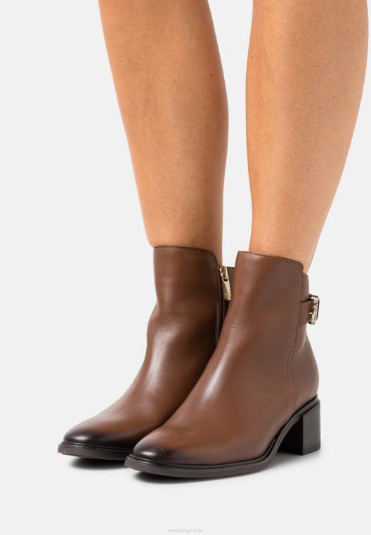 חומרה מגפוני קרסול קלאסיים NX208758 קוניאק חורף Tommy Hilfiger