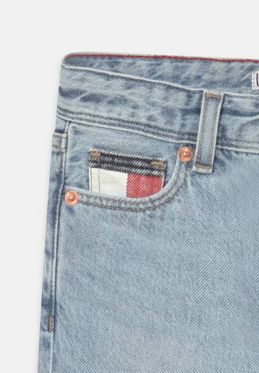 ג'ינס ישר של הרפר NX208803 בשימוש Tommy Hilfiger