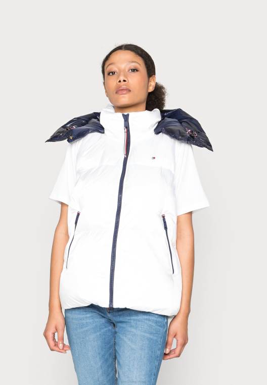 חזיית אפוד פחזנית לוגו מט מבריק NX208829 אופטי לבן/שמי מדבר Tommy Hilfiger