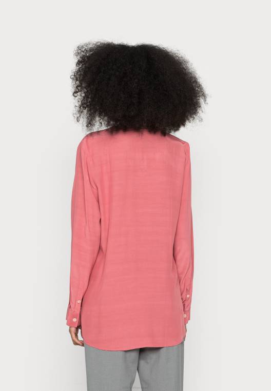 חולצה מוצקה עם צווארון V NX204255 ורוד אנגלי Tommy Hilfiger