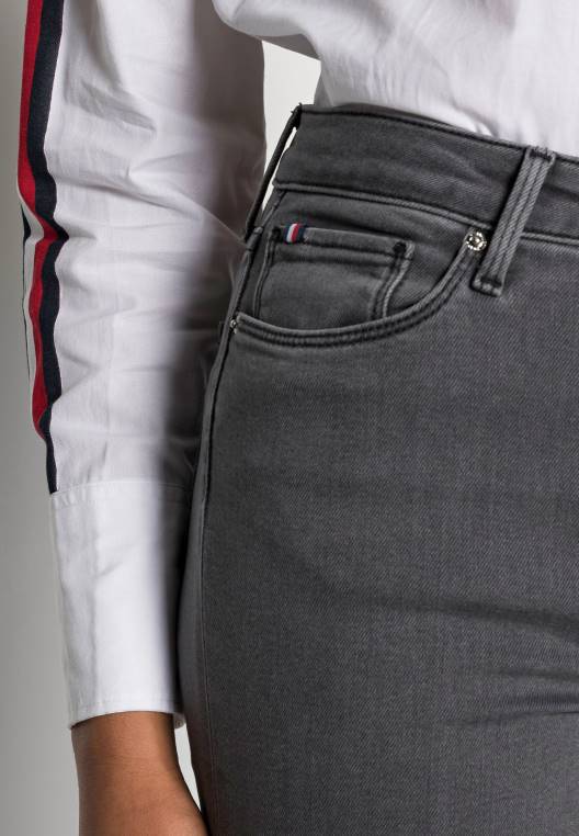 como סקיני ג'ינס בגזרת סקיני NX208239 טינה Tommy Hilfiger