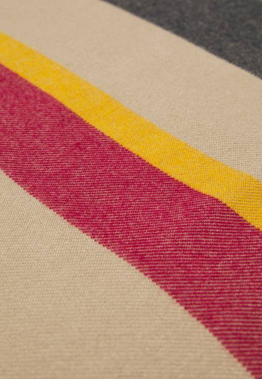 שמיכת עודפים מודרנית מתנפלת NX205616 בז' Tommy Hilfiger